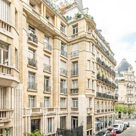 Lazare - 3 A Ternes Paryż